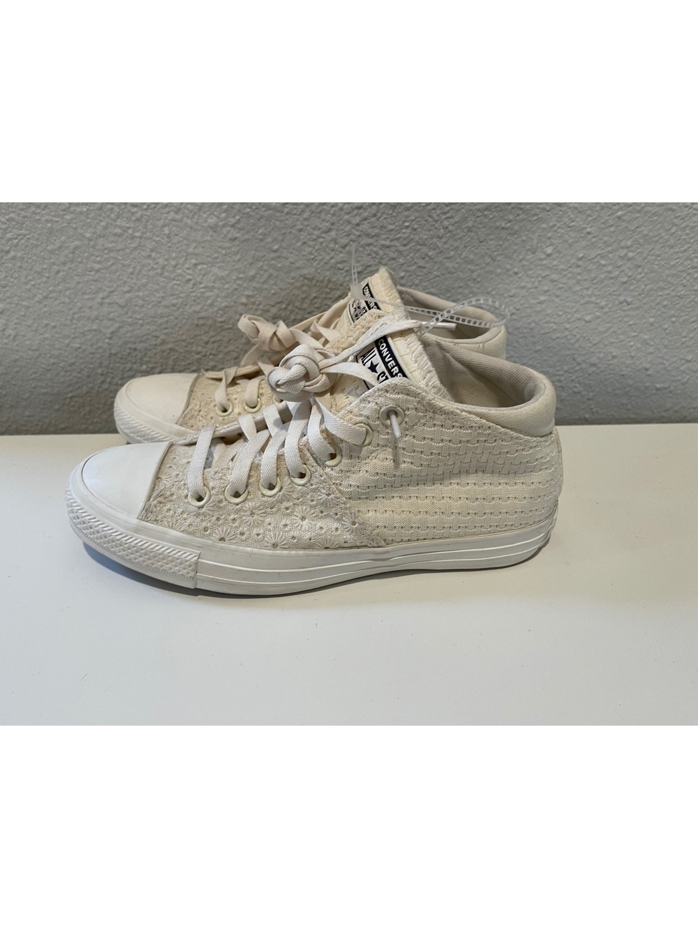 Converse All Star Women's Size 8.5 Cream Textile High Tops